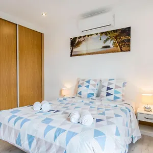 Apartment Chaleureux Et Lumineux Proche, Albufeira