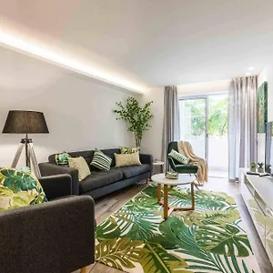 Apartment Downtown 3-bedroom Luxury, Albufeira